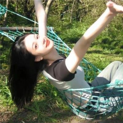 在他的阴影下
